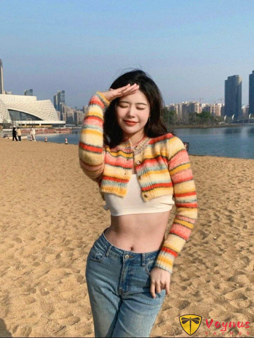 沙灘元氣甜妹寫真,9個定製姿勢拍出陽光活力感