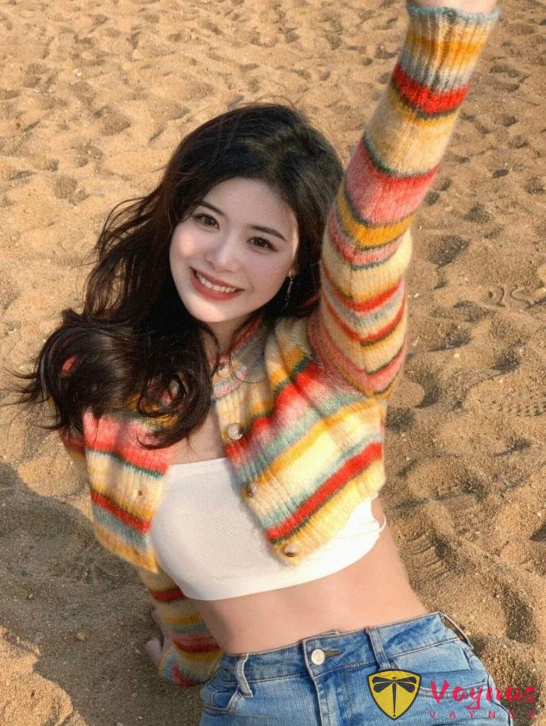 沙灘元氣甜妹寫真,9個定製姿勢拍出陽光活力感