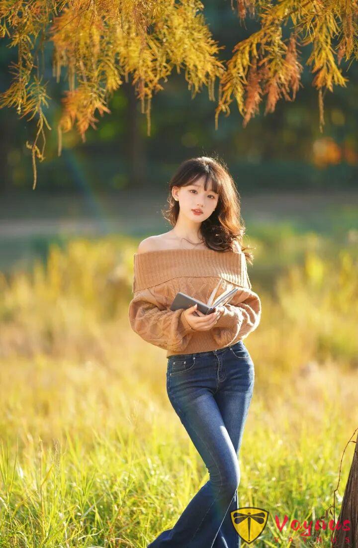 拒绝平平无奇！9个逆光人像拍照姿势，温柔松弛显气质，美到发光