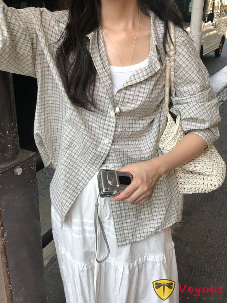 卡其色格子襯衫+牛仔褲