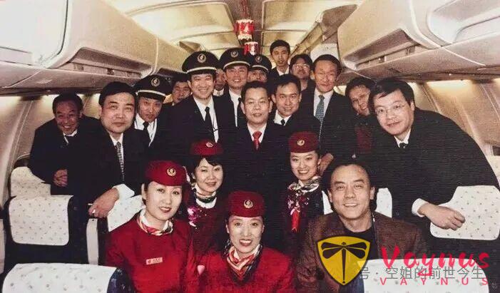 長榮航空和立榮航空:21 年前的“臺灣首航包機”!