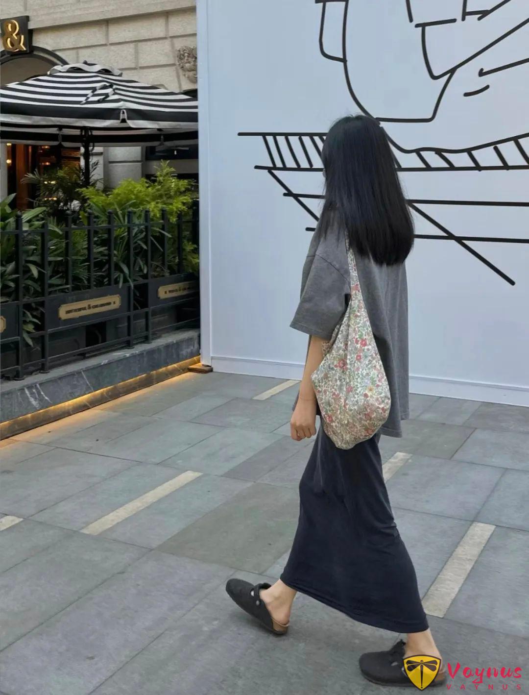 灰色半裙怎麼搭