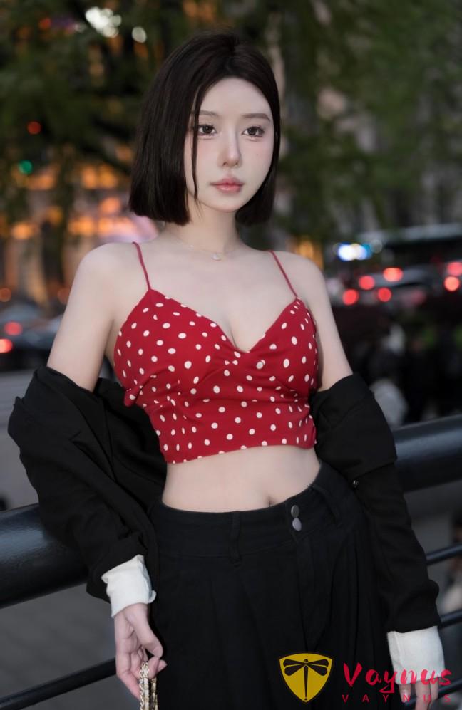 9个外滩拍照姿势,性感撩人秀身材,做个自信张扬的都市丽人