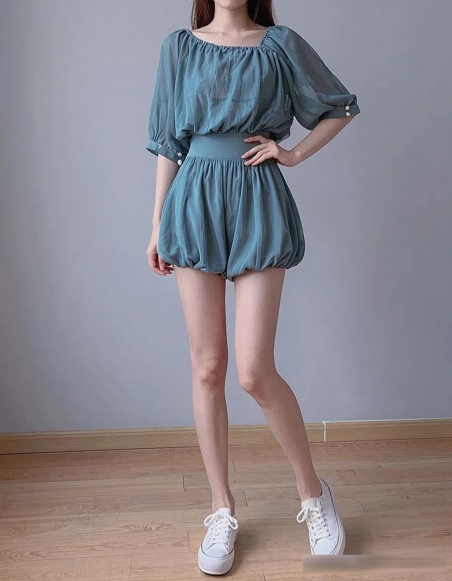 不撞衫的小众穿搭长什么样？藏在版型和面料里的巧思