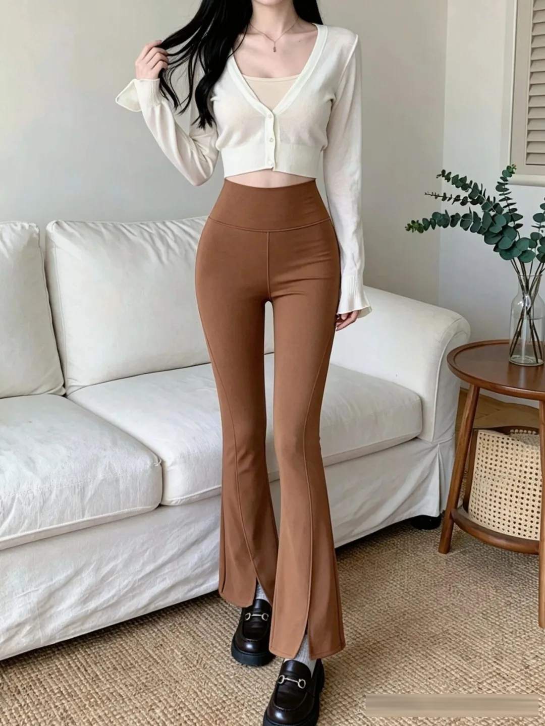 微喇裤配短上衣为什么显身材?抬高腰线和拉长腿型的组合逻辑