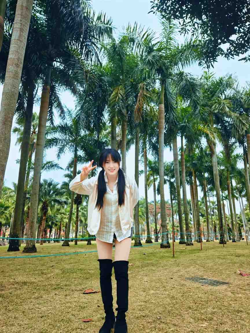 夏天穿长筒靴去海边:反差感造型的拍摄思路和实穿提醒