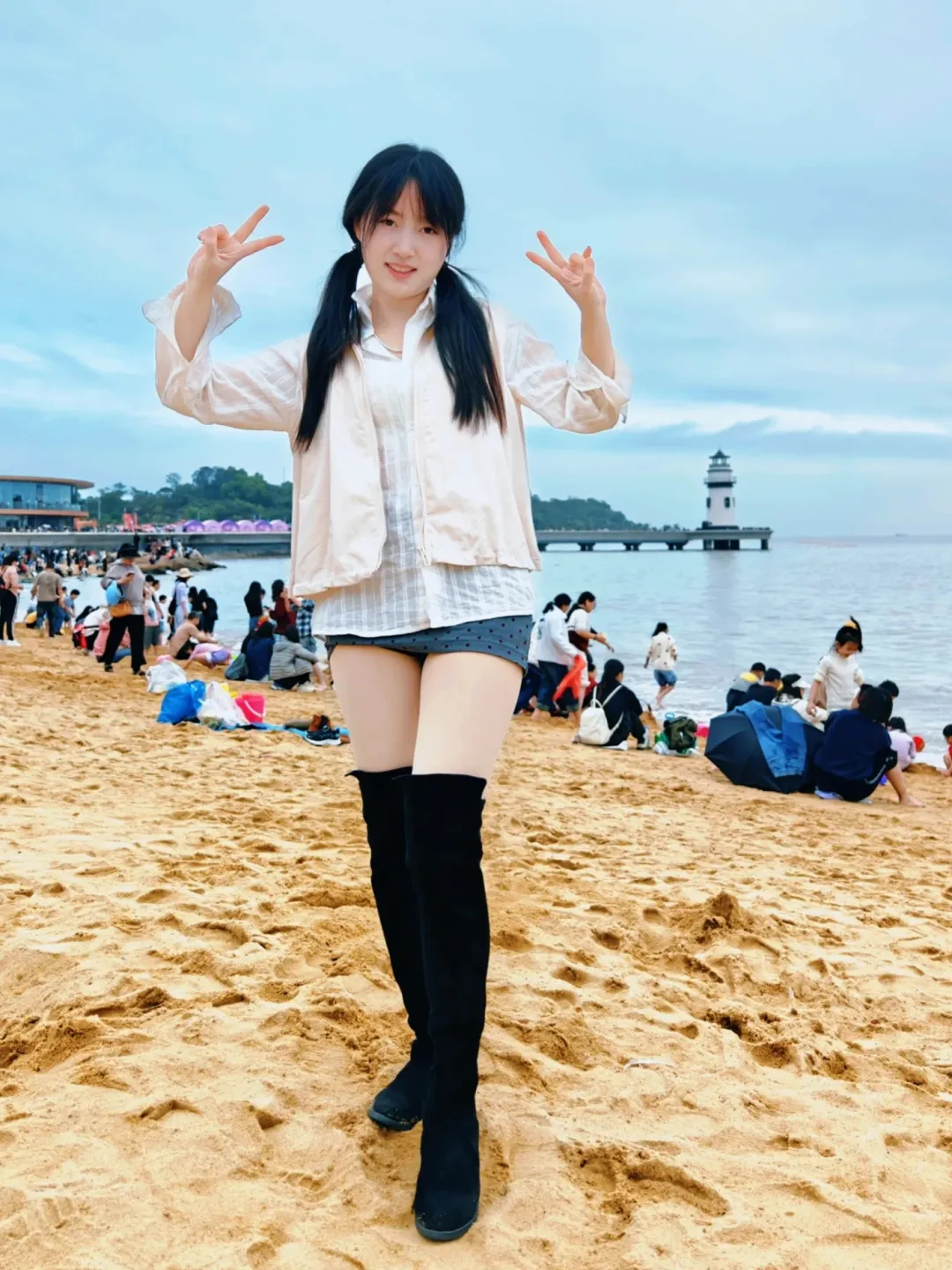 夏天穿长筒靴去海边:反差感造型的拍摄思路和实穿提醒