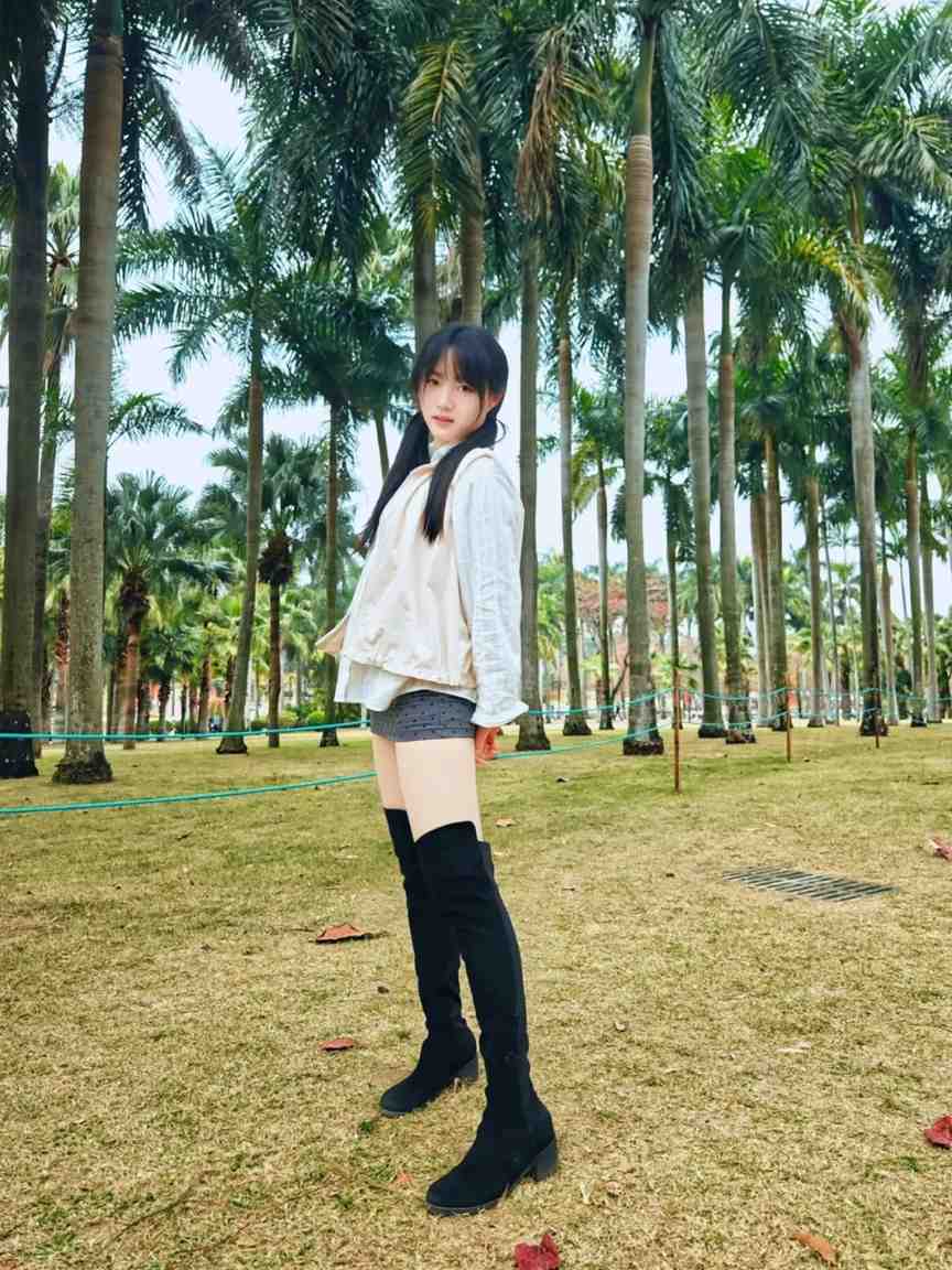 夏天穿长筒靴去海边:反差感造型的拍摄思路和实穿提醒