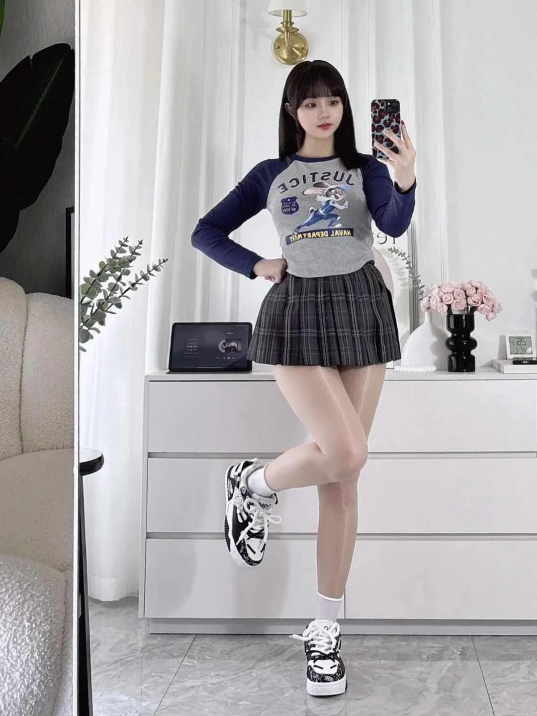 马油丝袜为什么始终小众?油亮质感劝退普通人的几个硬伤