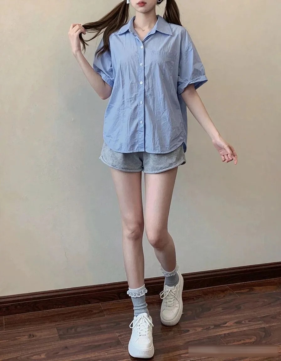 夏天短裤配什么上衣显腿长？短款、修身、露肩三类选择